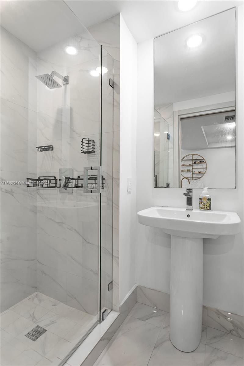 801 SMA RESIDENCES CONDO - Residential Lease