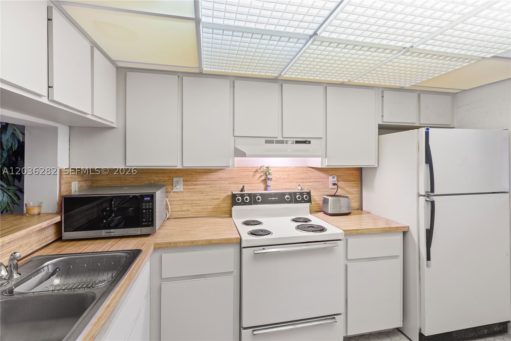 LAS BRISAS VILLAGE CONDO - Residential