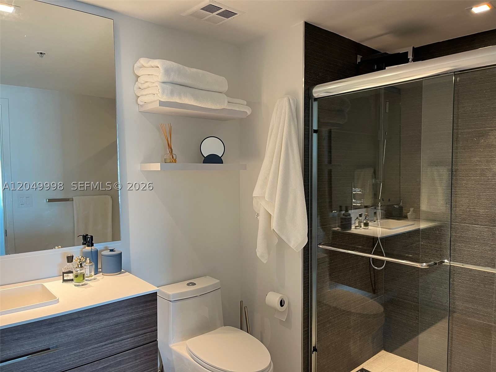ONE MIAMI EAST CONDO - Residential Lease