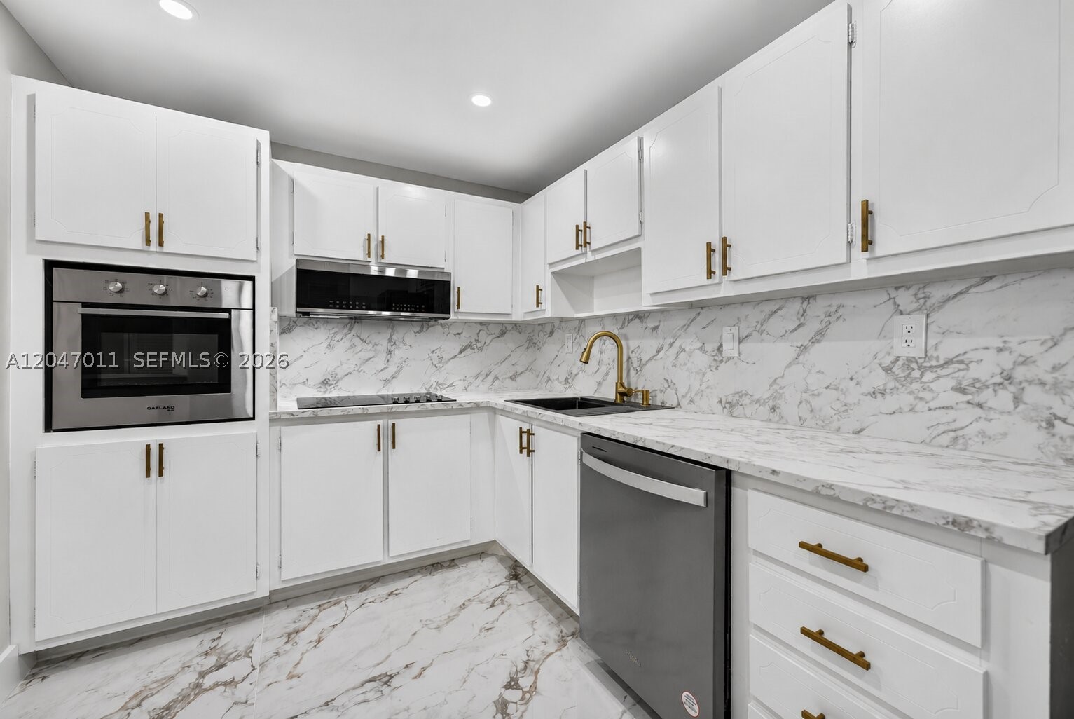 OCEANVIEW BUILDING B COND - Residential Lease