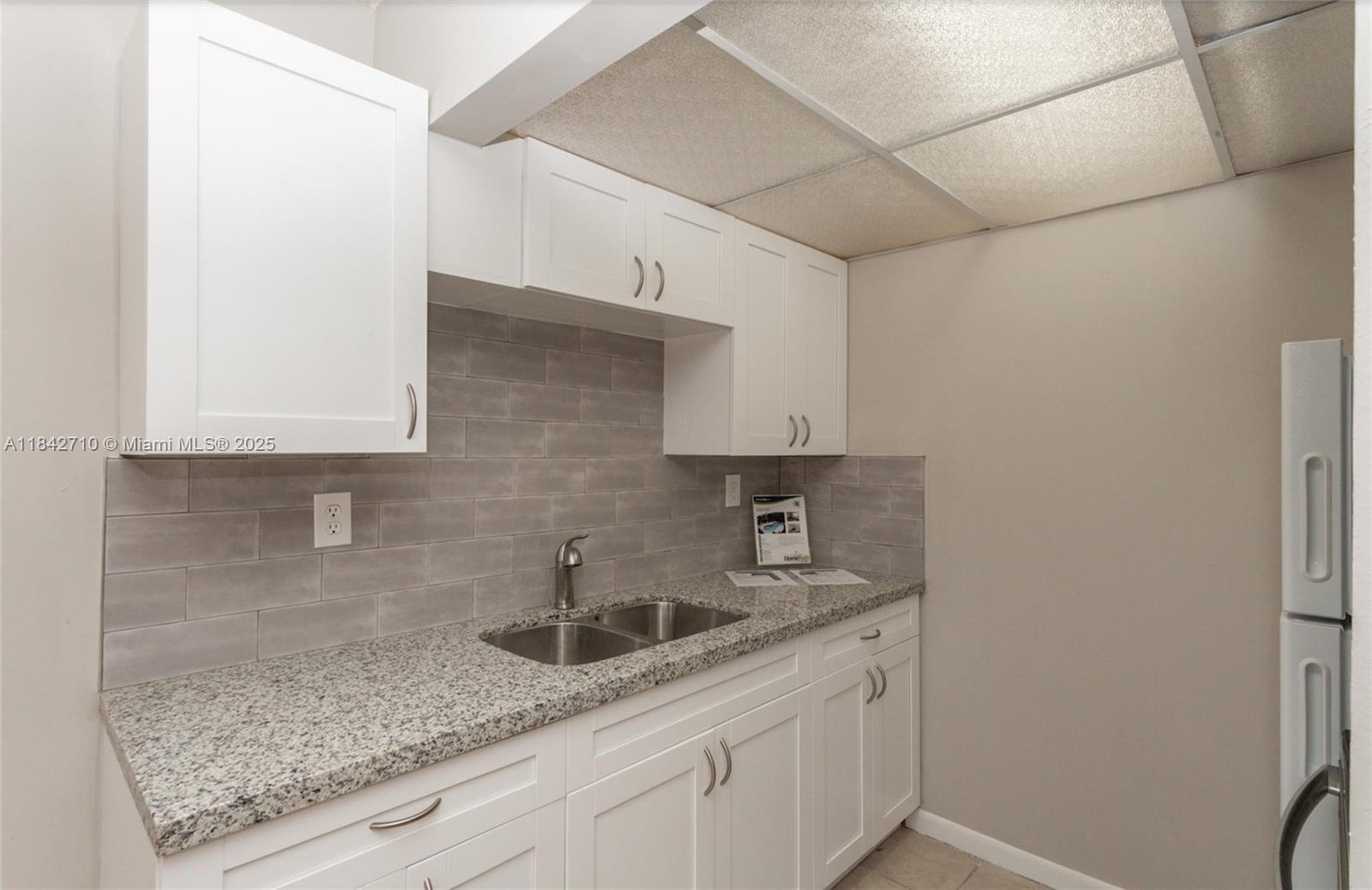 WARRENTON HOUSE CONDO - Residential
