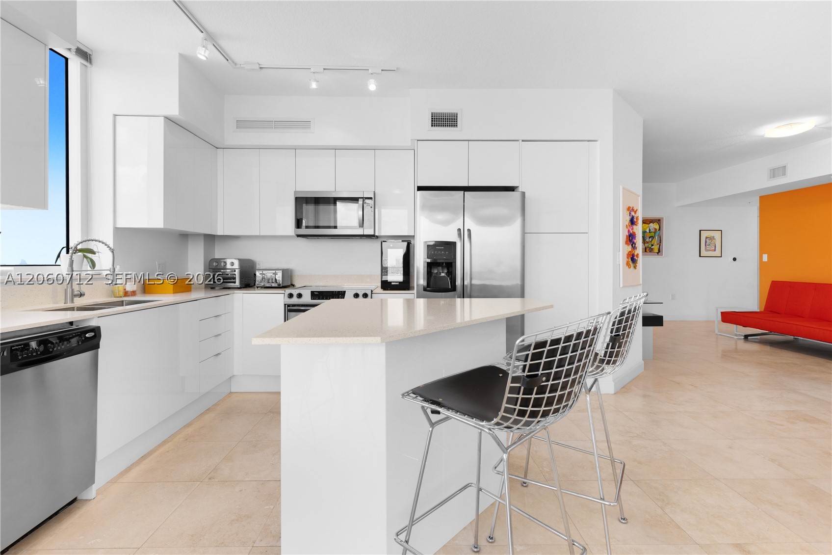 DUO CONDOMINIUM WEST - Residential