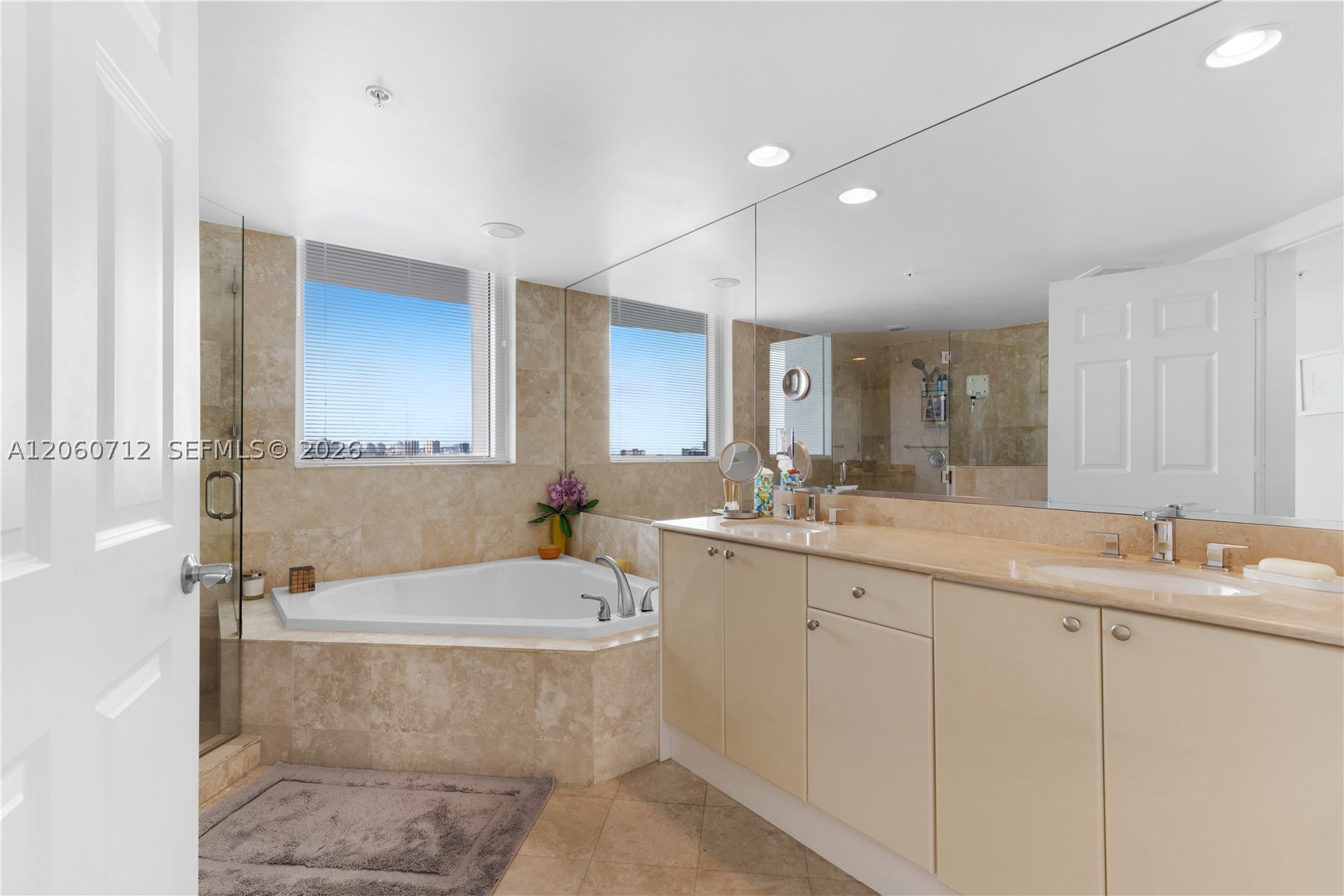 DUO CONDOMINIUM WEST - Residential
