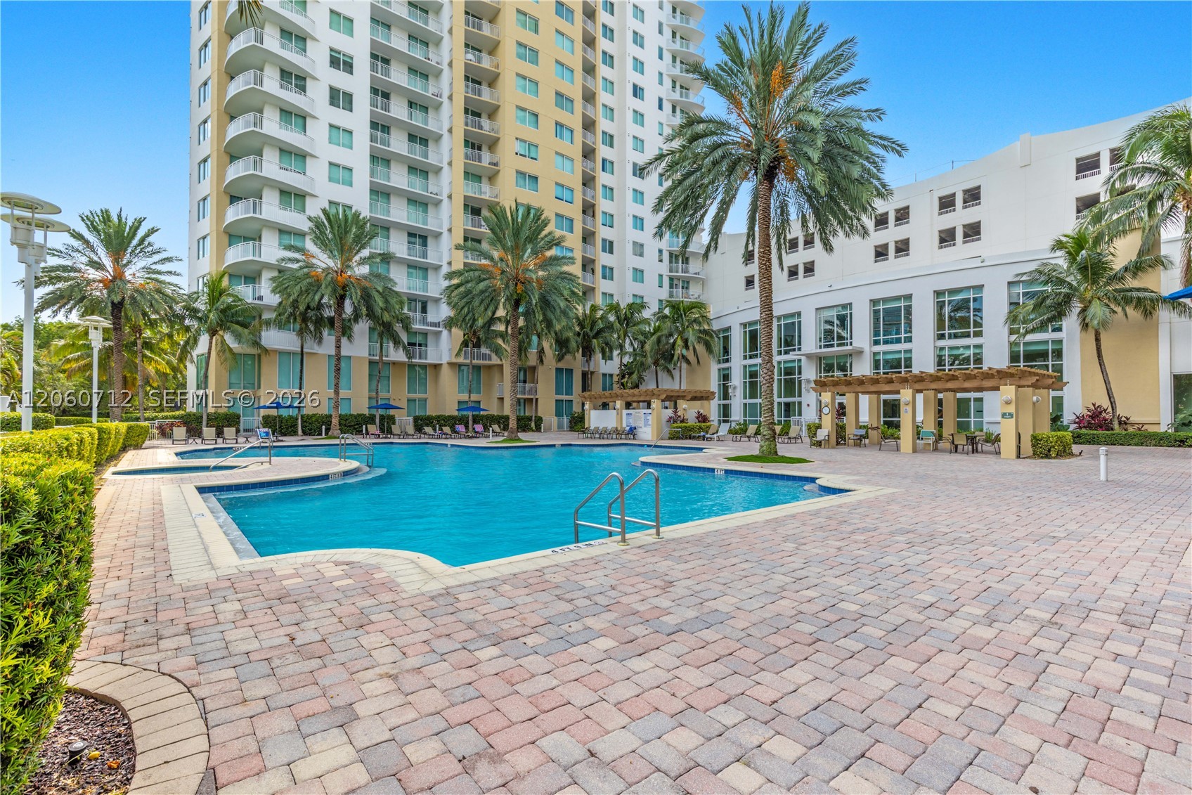 DUO CONDOMINIUM WEST - Residential