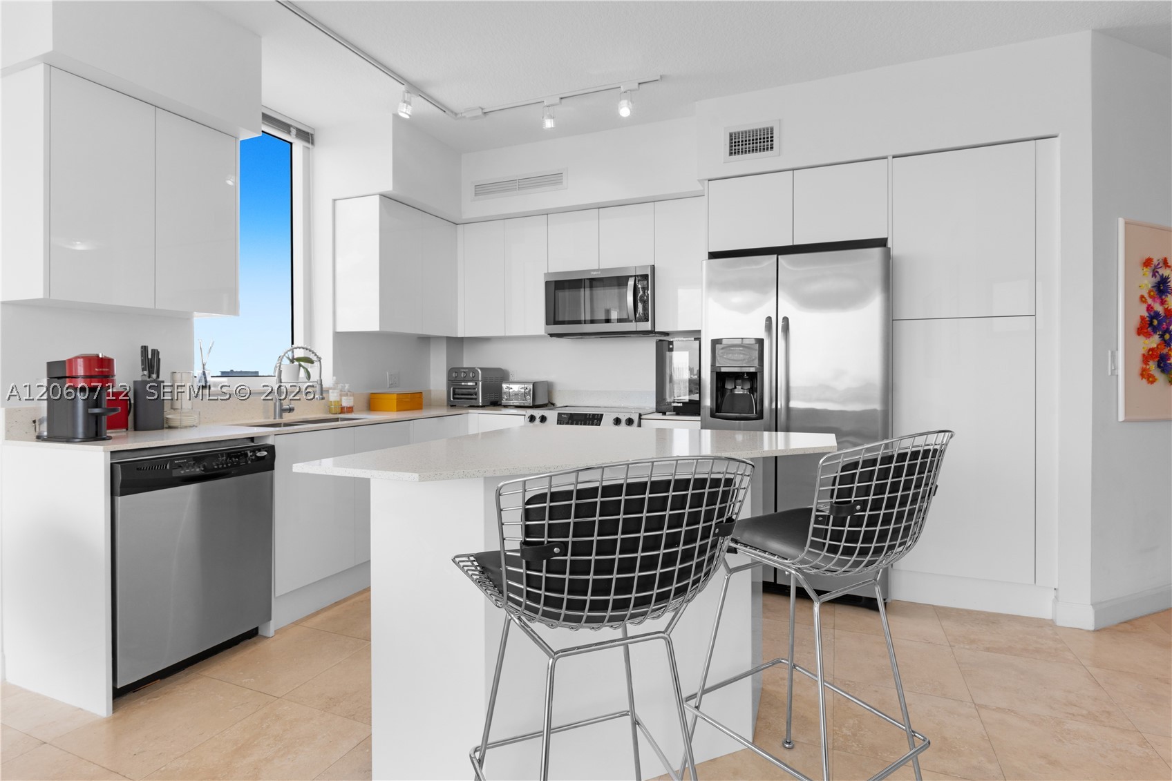 DUO CONDOMINIUM WEST - Residential