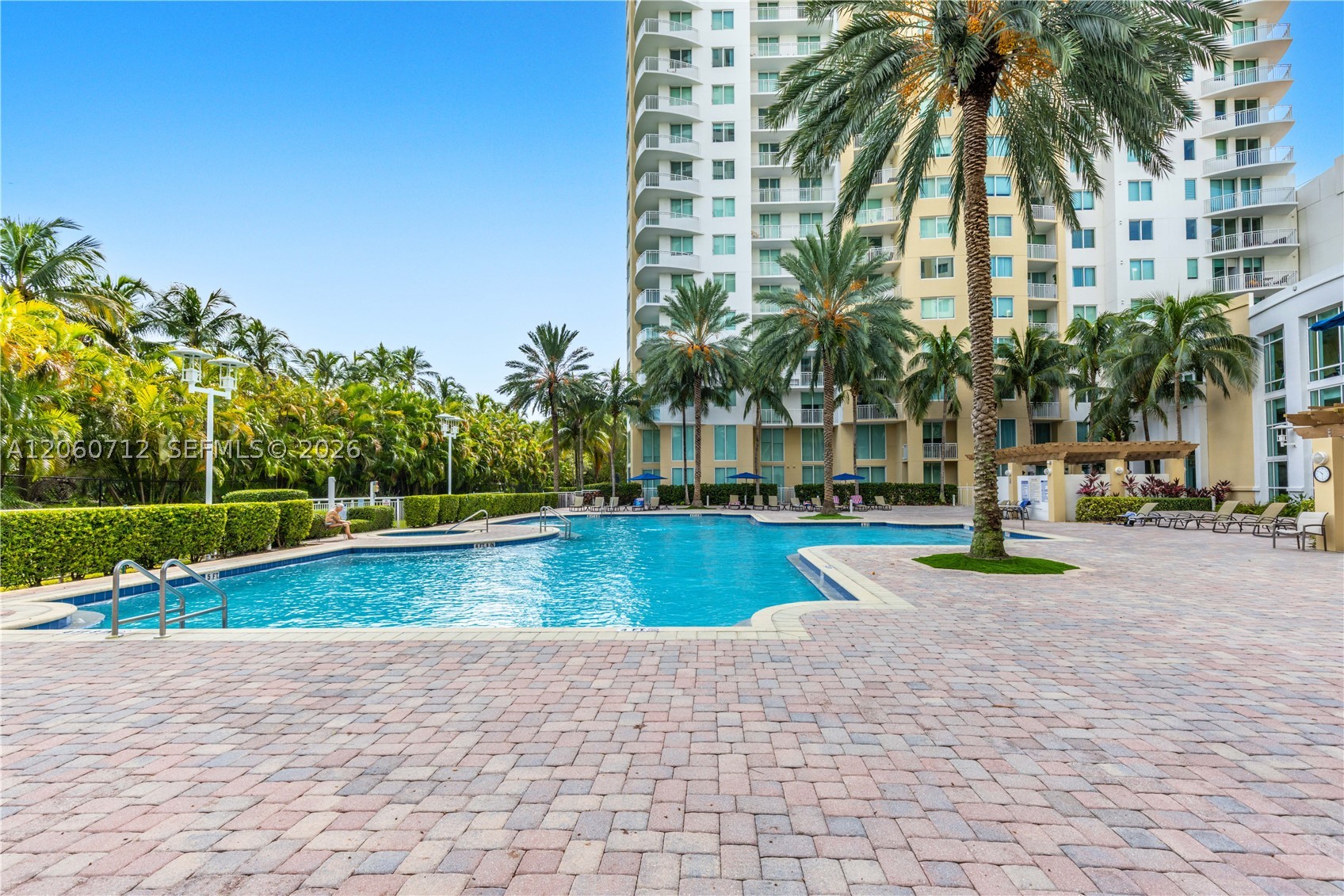 DUO CONDOMINIUM WEST - Residential