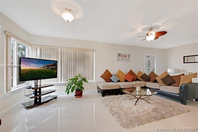 LINWOOD GARDENS NO 1 - Residential