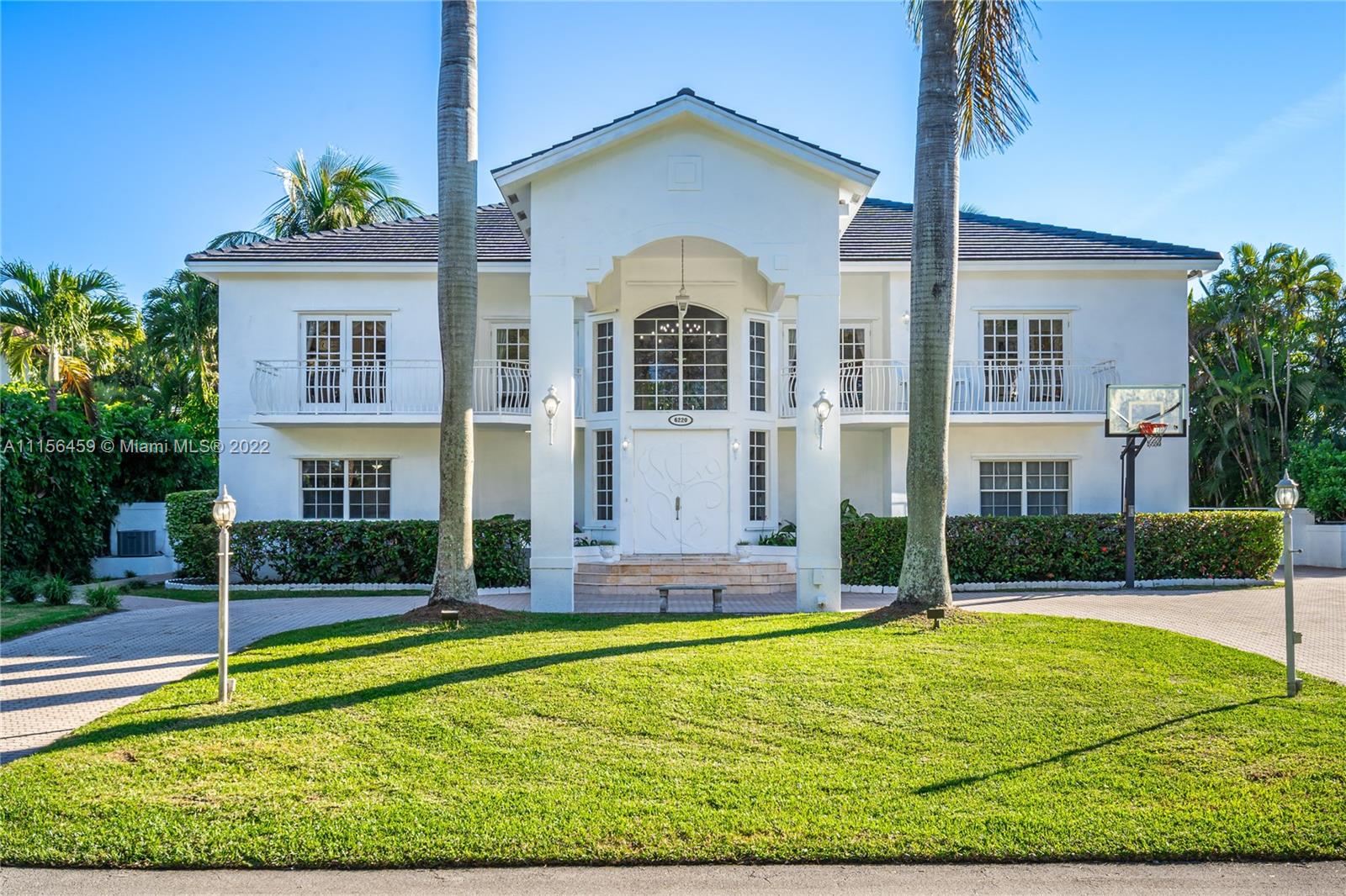 Elegant 5 bedroom home in a highly desirable gated community in South Coral Gables, Kings Bay. The first floor has a spacious living/entertainment spaces, 2 en-suite bedrooms, a full kitchen and a foyer entry with a dramatic staircase leading to the upstairs which offers a spacious formal living, dining, family room, brand new kitchen, large bedrooms and a master with a luxurious bathroom. Enjoy the beautiful wide open views of the golf course from the balconies. Relaxing outdoor area features lushly landscaped grounds, sparkling pool and spa with rock waterfall. 3 car garage with plenty of storage. New roof installed in 2021. Fresh paint & new flooring. Access to the Deering Bay Marina with communal boat slips. Voluntary HOA. Close to Old Cutler Rd, Deering Estate, and top-rated schools.