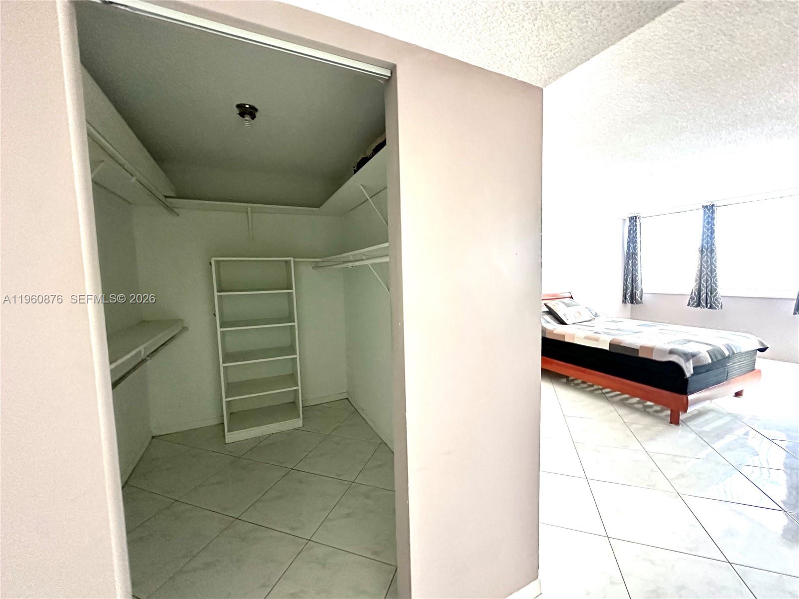 LA MER ESTATES SOUTH COND - Residential