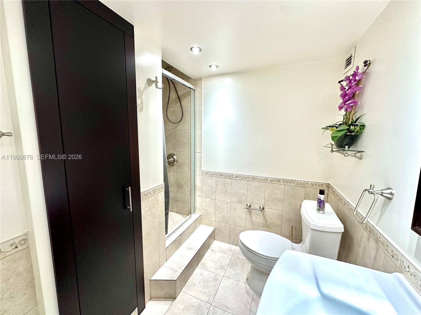 LA MER ESTATES SOUTH COND - Residential