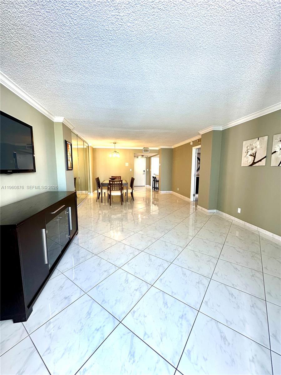 LA MER ESTATES SOUTH COND - Residential