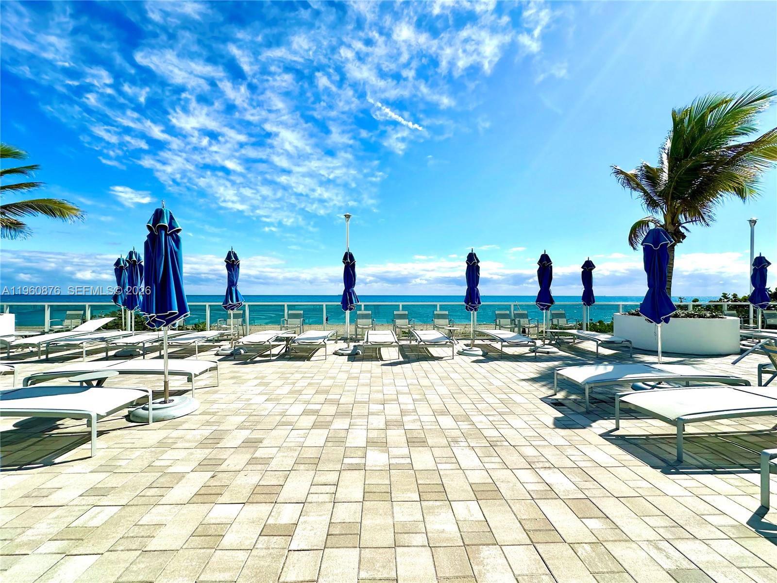 LA MER ESTATES SOUTH COND - Residential