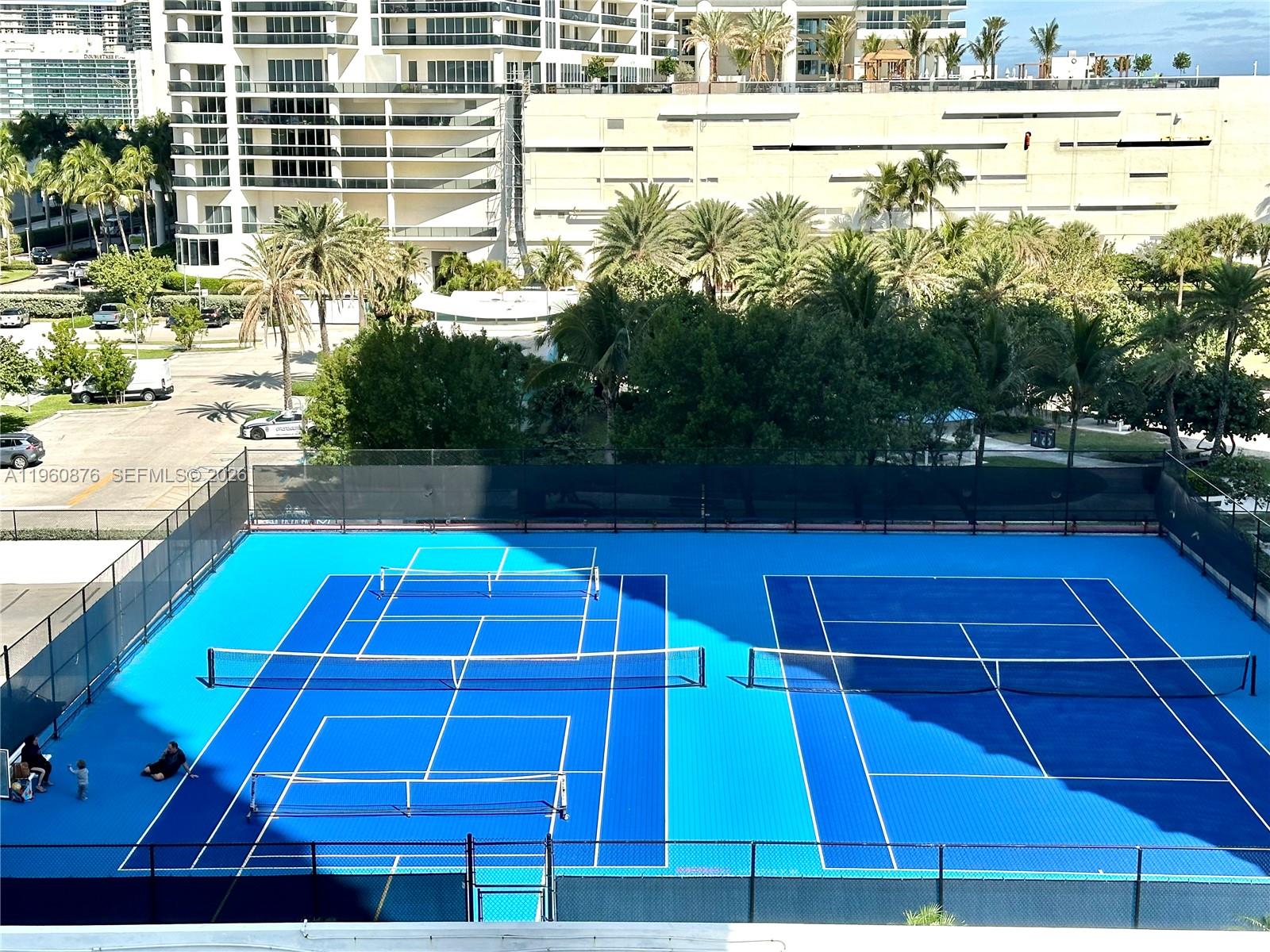 LA MER ESTATES SOUTH COND - Residential