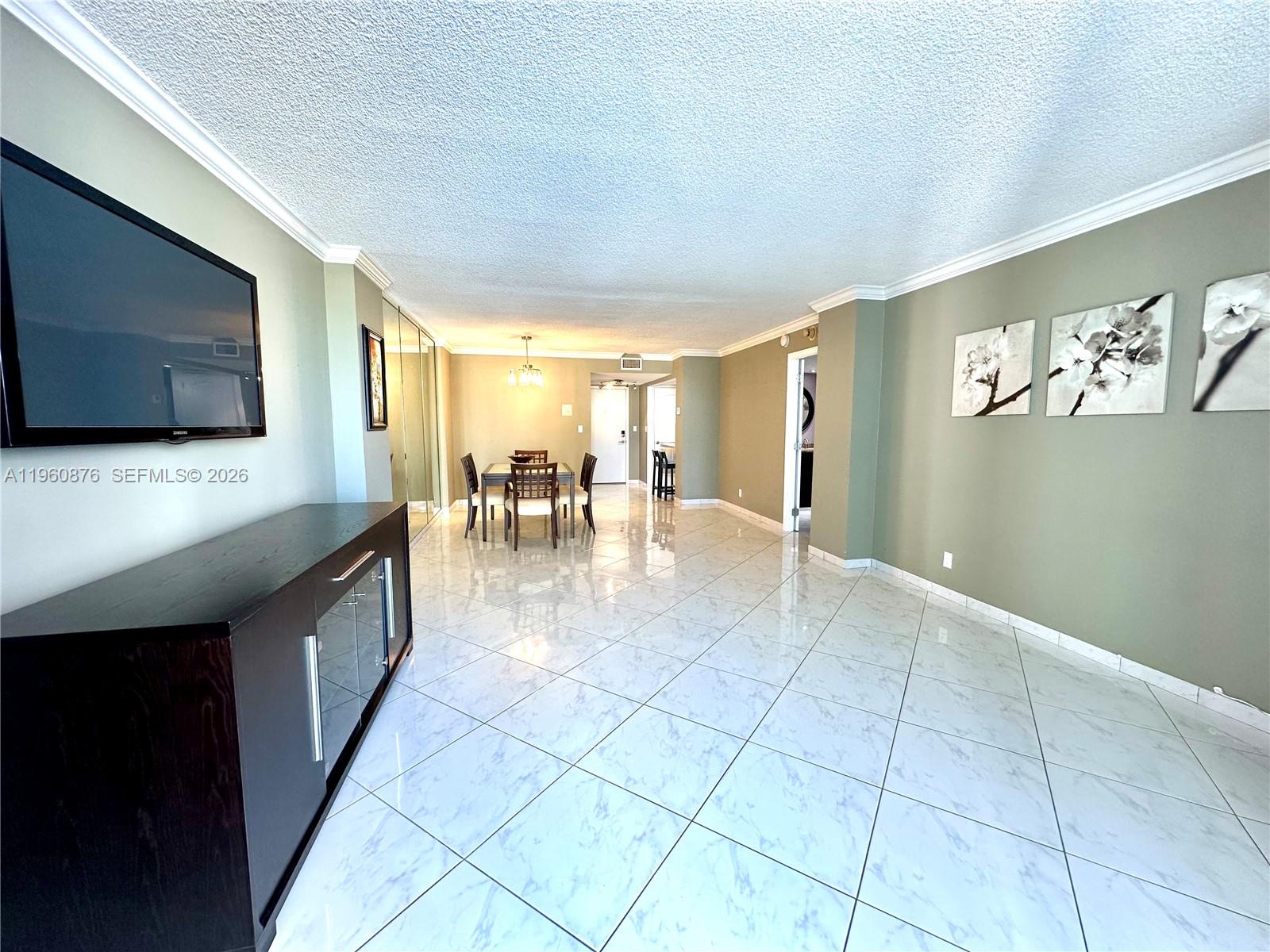 LA MER ESTATES SOUTH COND - Residential