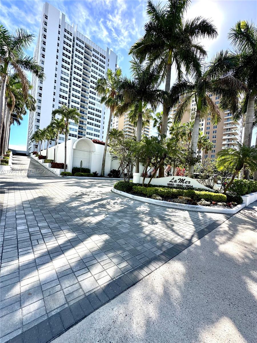 LA MER ESTATES SOUTH COND - Residential
