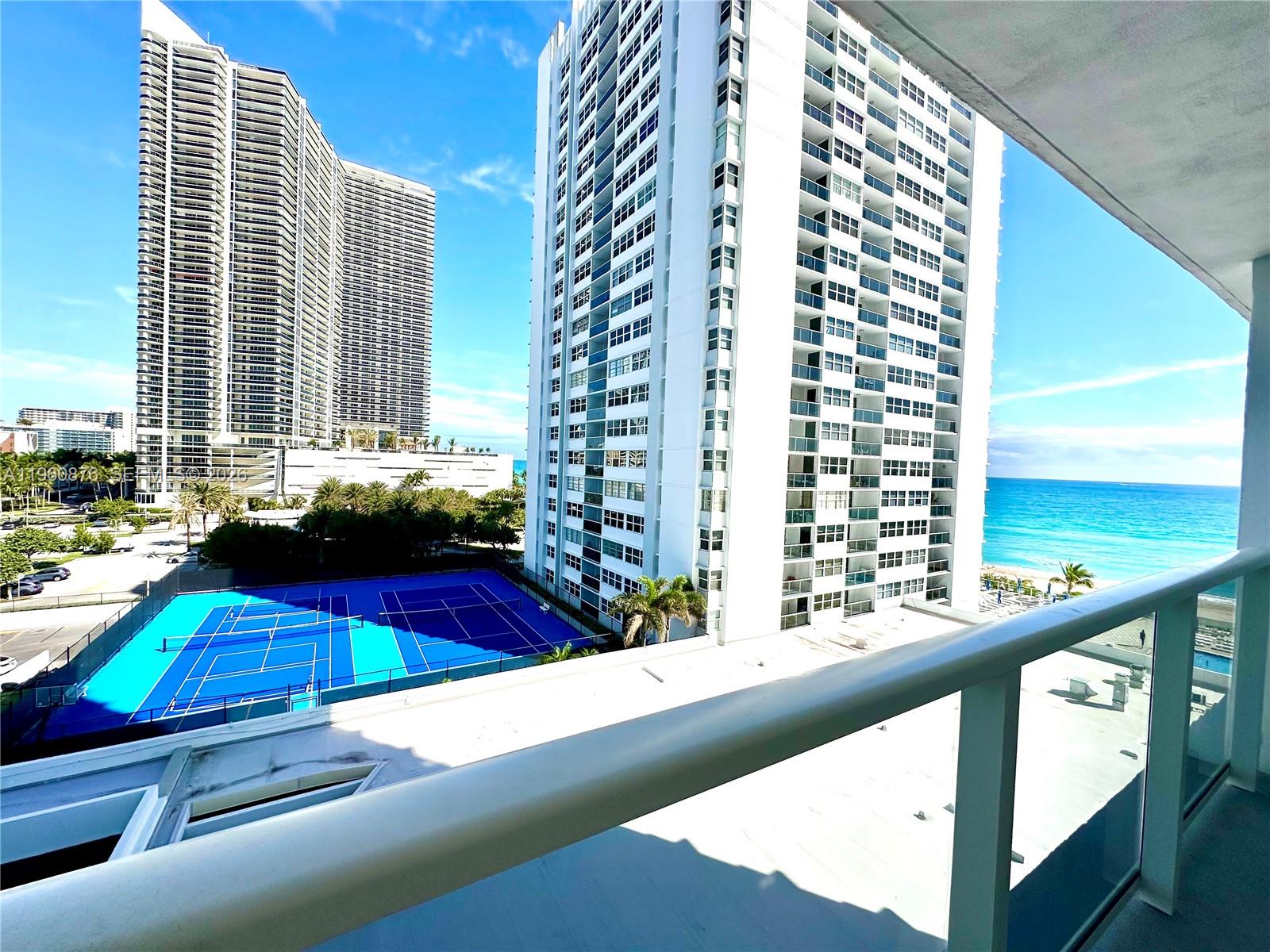 LA MER ESTATES SOUTH COND - Residential