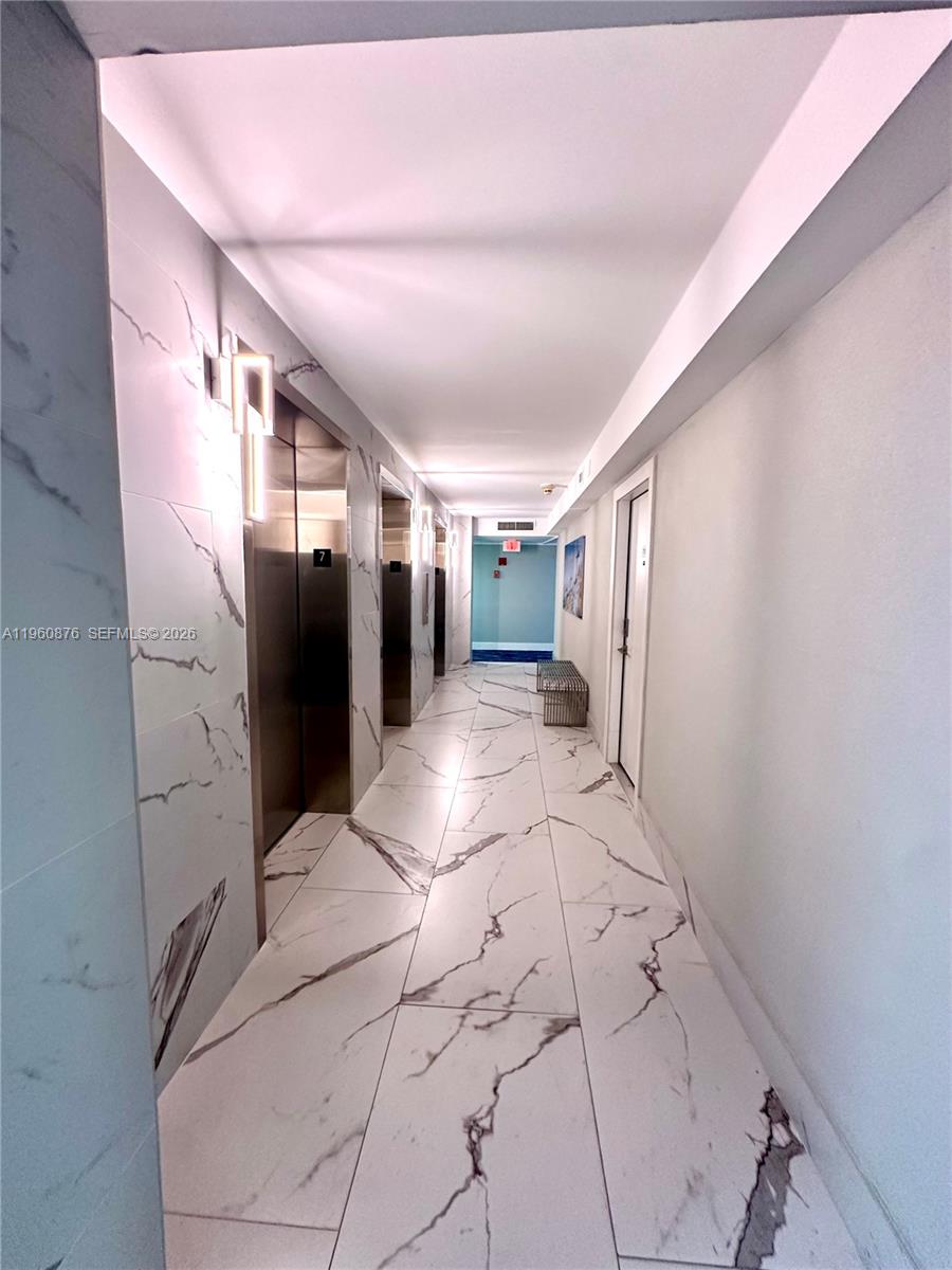 LA MER ESTATES SOUTH COND - Residential