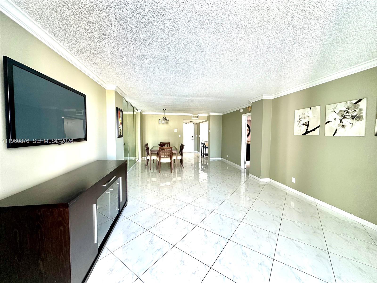 LA MER ESTATES SOUTH COND - Residential