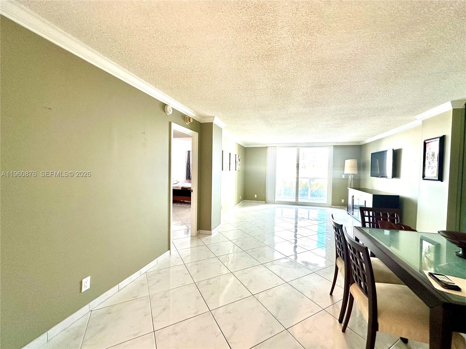 LA MER ESTATES SOUTH COND - Residential