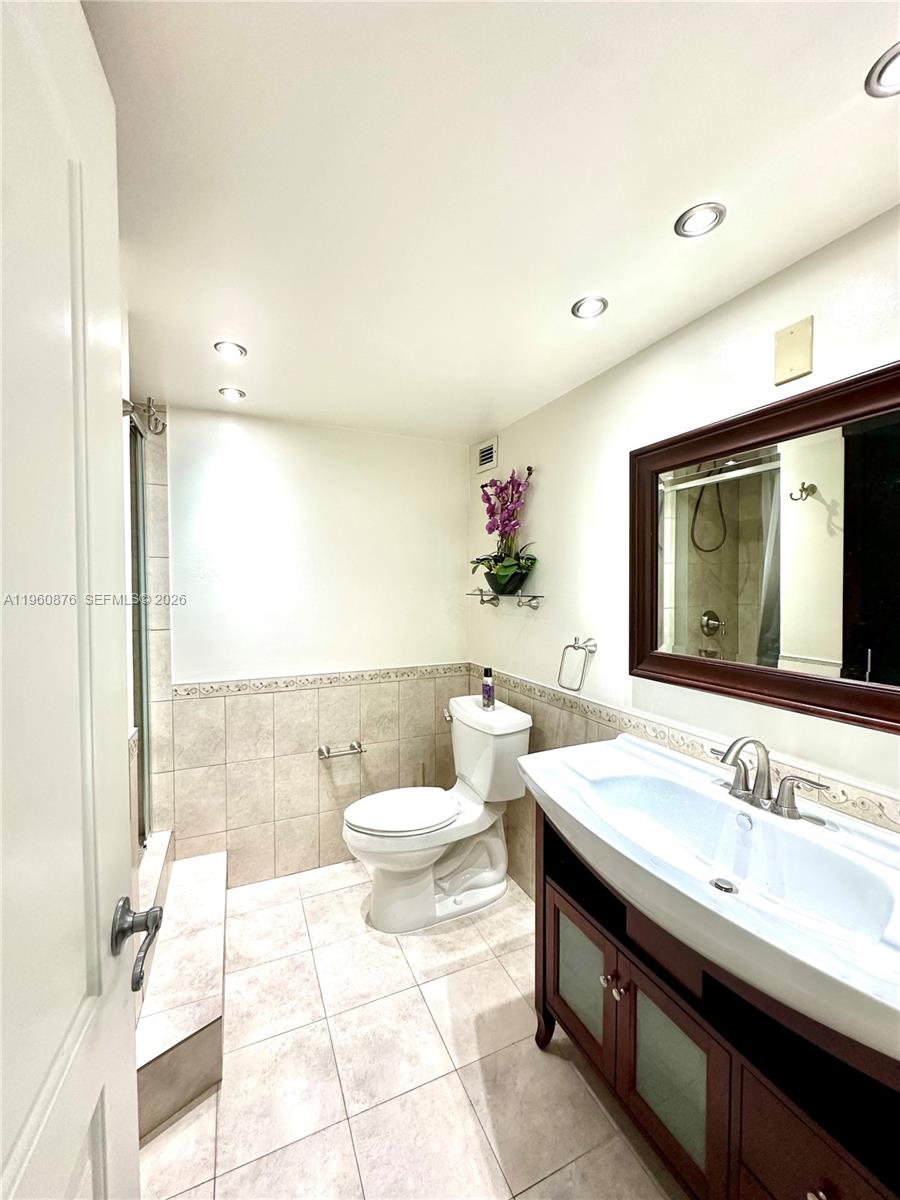 LA MER ESTATES SOUTH COND - Residential