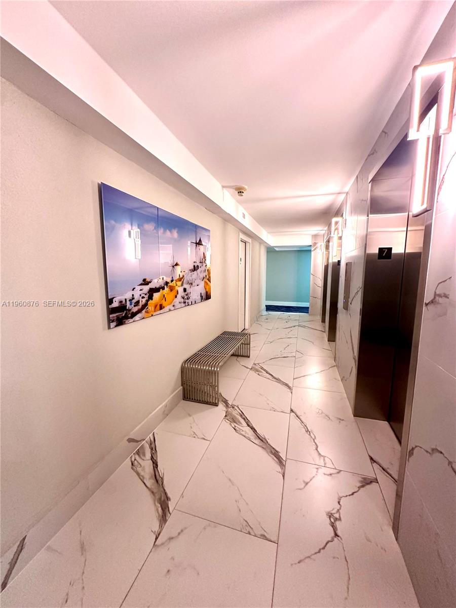 LA MER ESTATES SOUTH COND - Residential