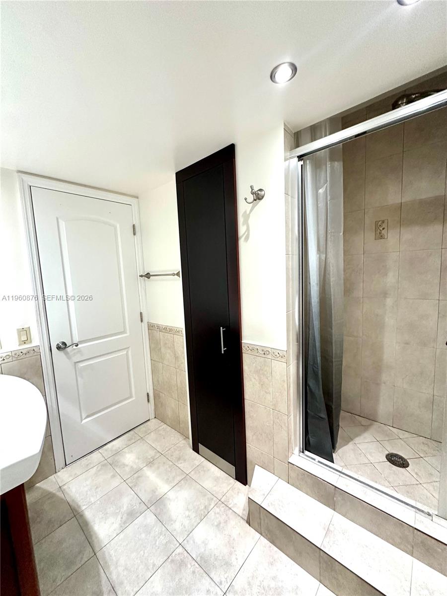 LA MER ESTATES SOUTH COND - Residential