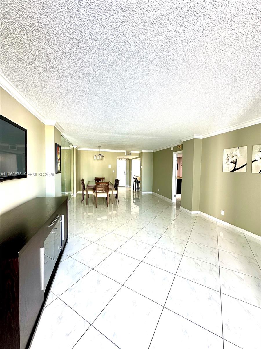 LA MER ESTATES SOUTH COND - Residential