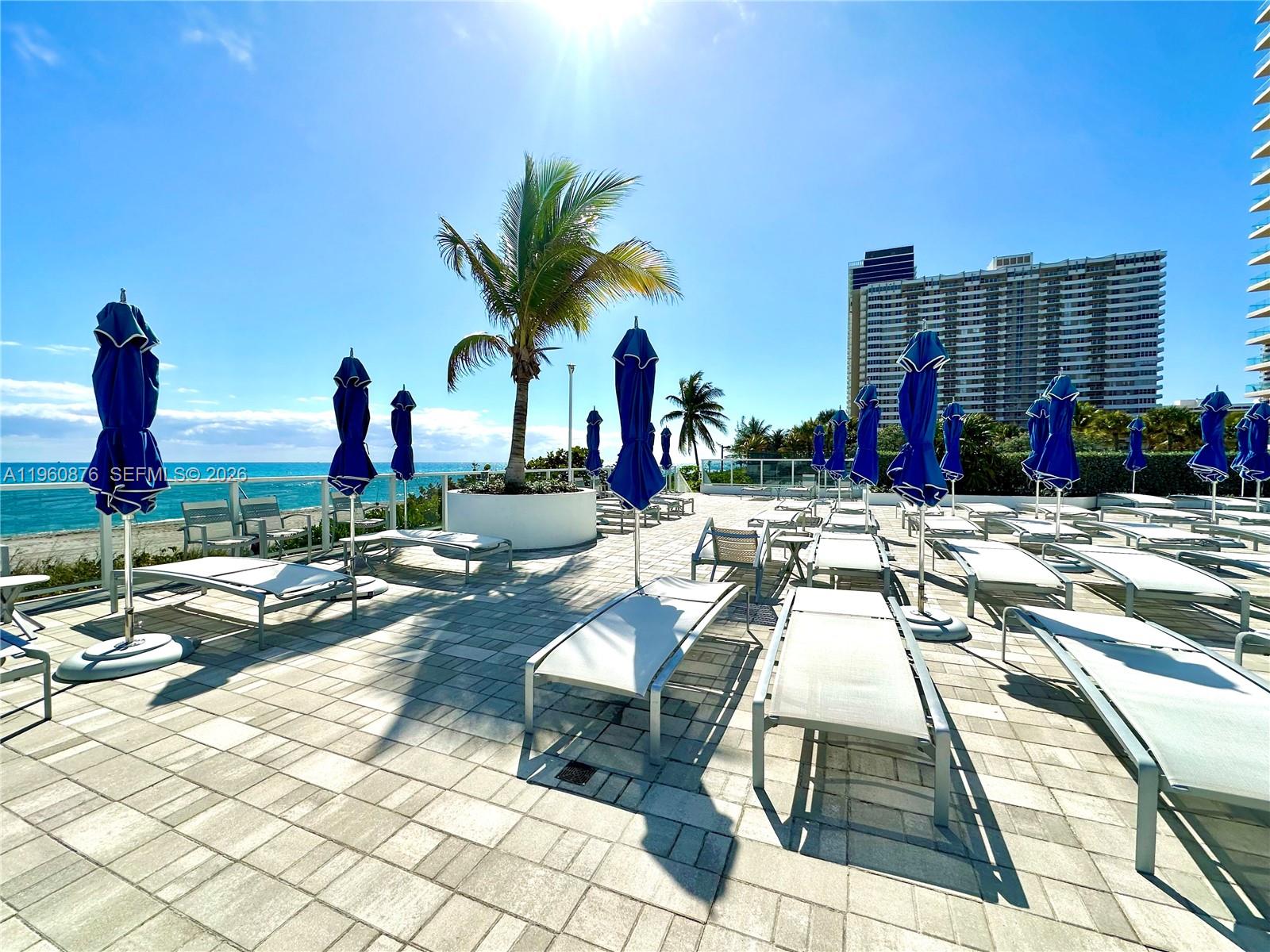 LA MER ESTATES SOUTH COND - Residential