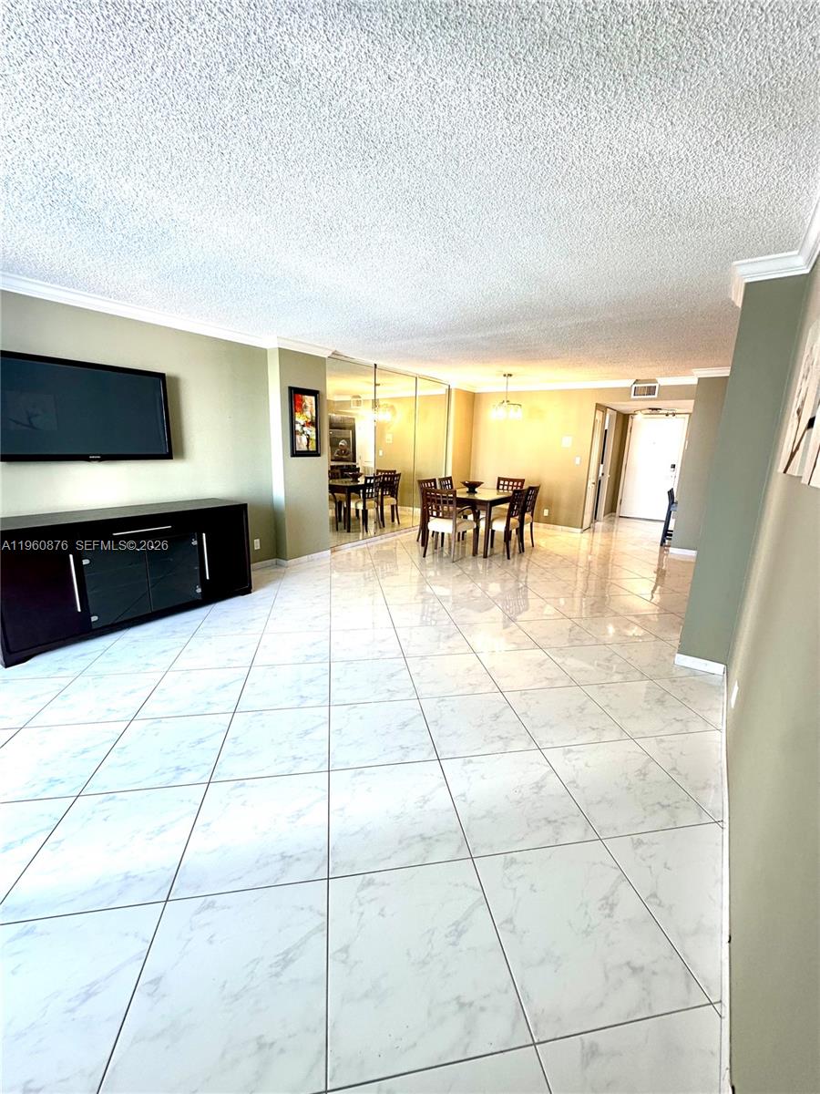 LA MER ESTATES SOUTH COND - Residential