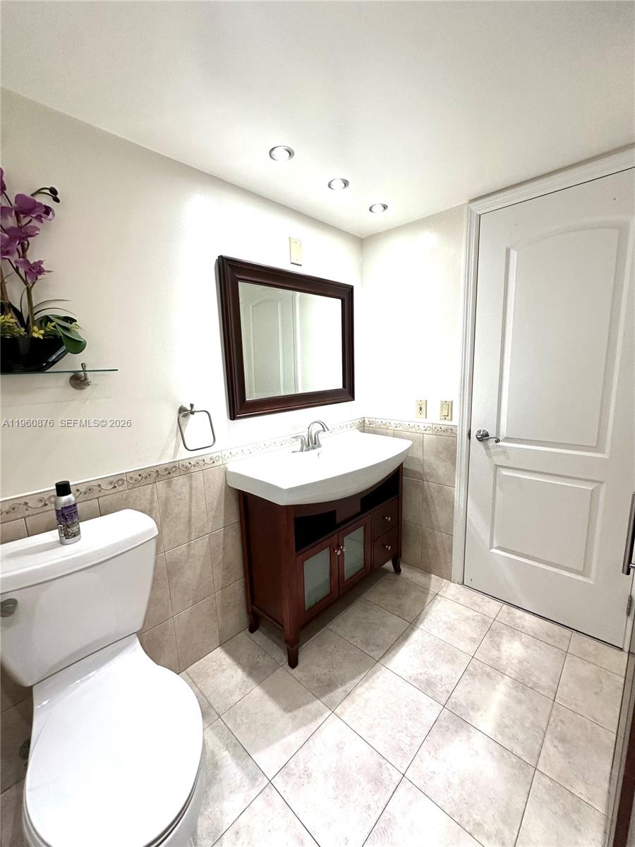 LA MER ESTATES SOUTH COND - Residential