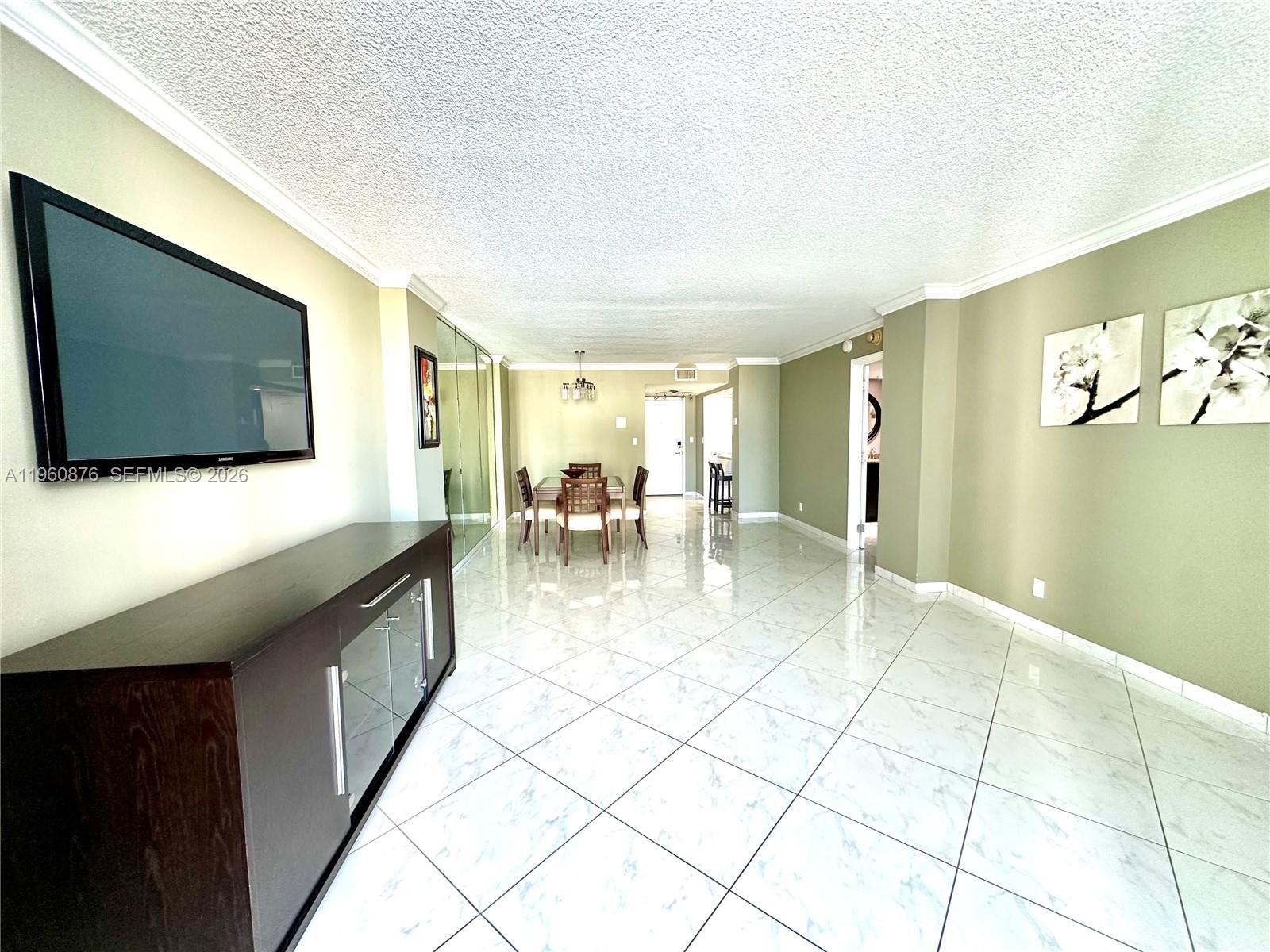LA MER ESTATES SOUTH COND - Residential