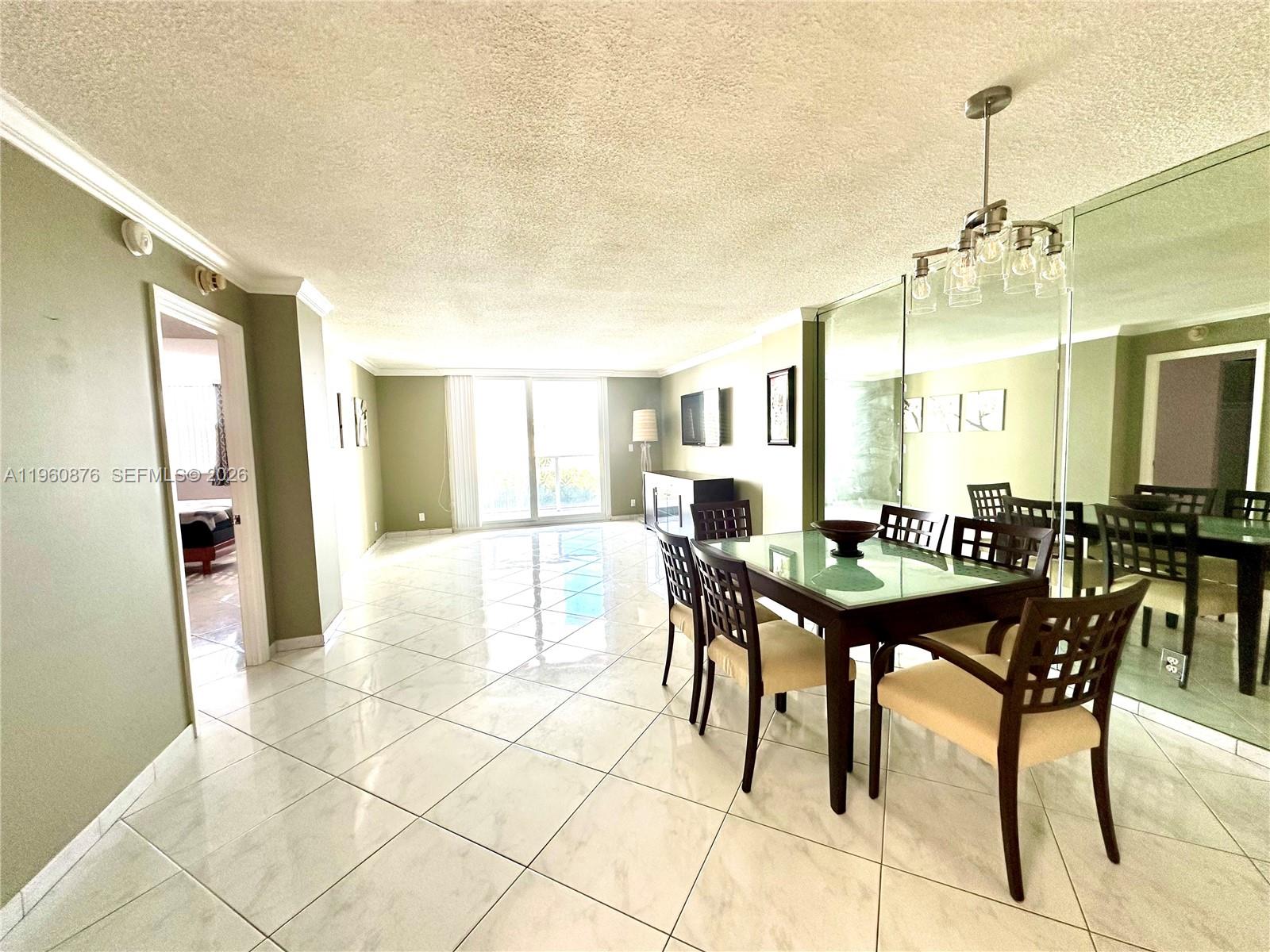 LA MER ESTATES SOUTH COND - Residential