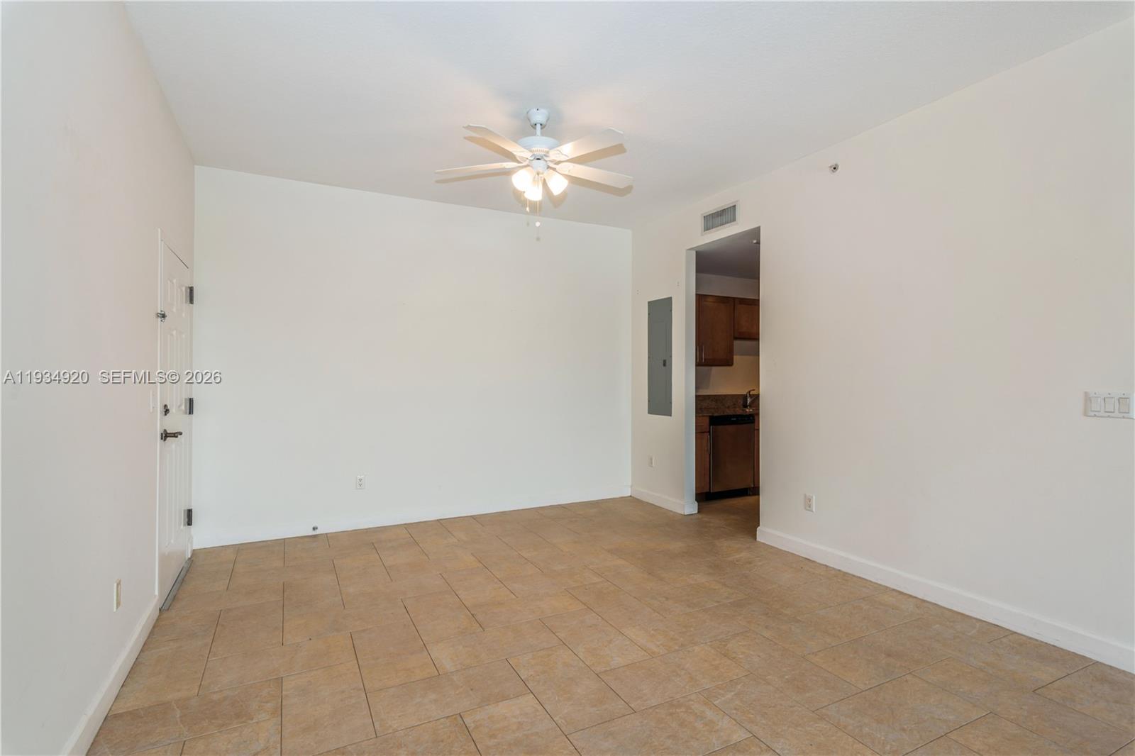 COLONNADE AT DADELAND SW - Residential