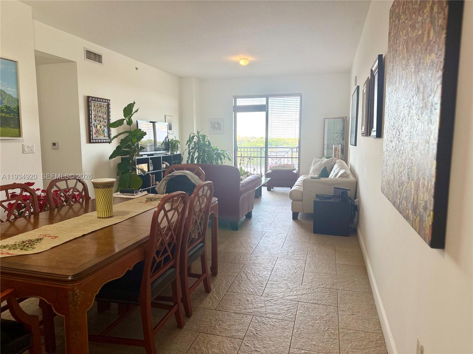 COLONNADE AT DADELAND SW - Residential