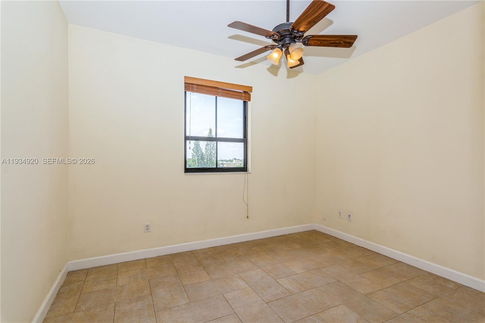 COLONNADE AT DADELAND SW - Residential