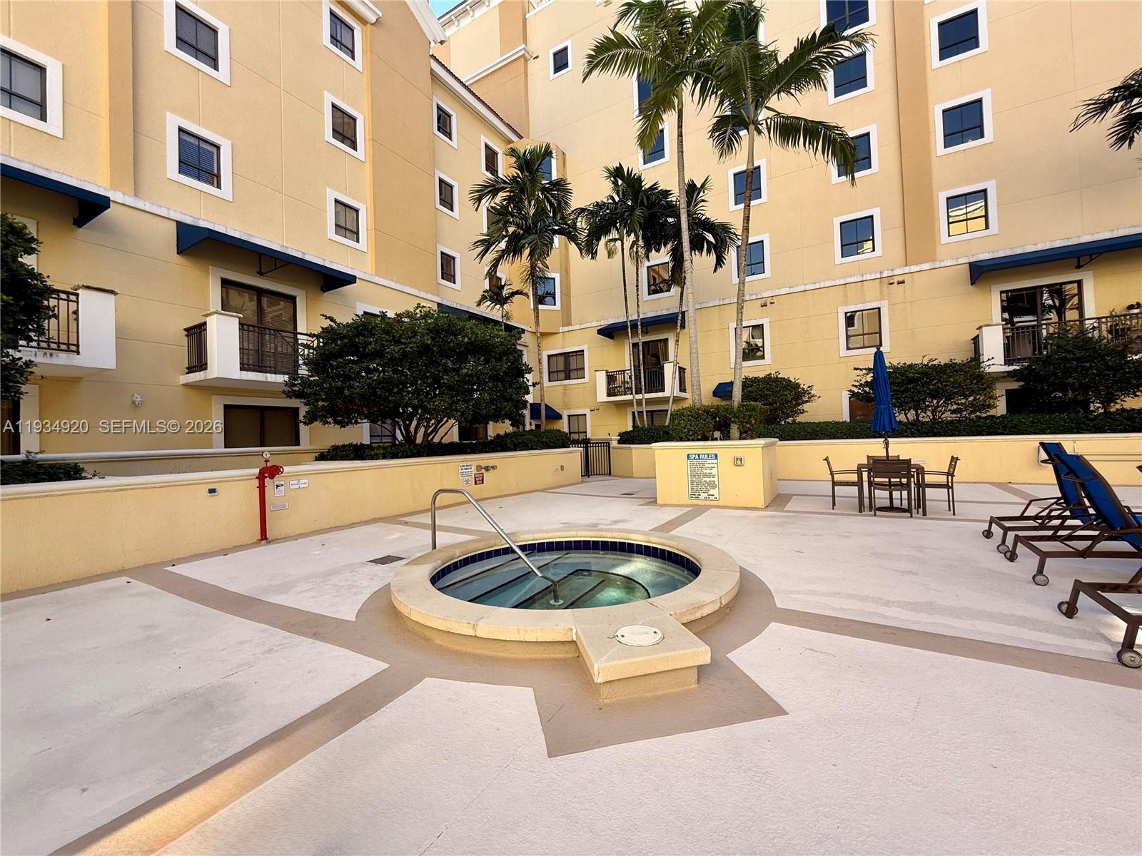COLONNADE AT DADELAND SW - Residential