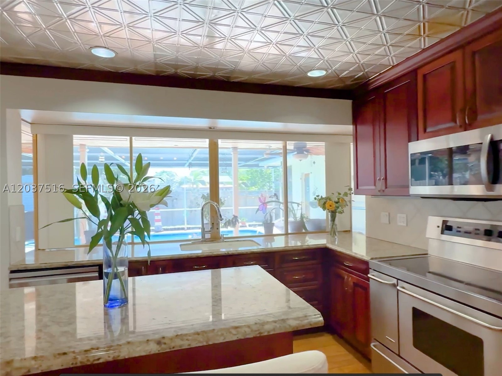 HOLLYWOOD HILLS AMEN PLAT - Residential