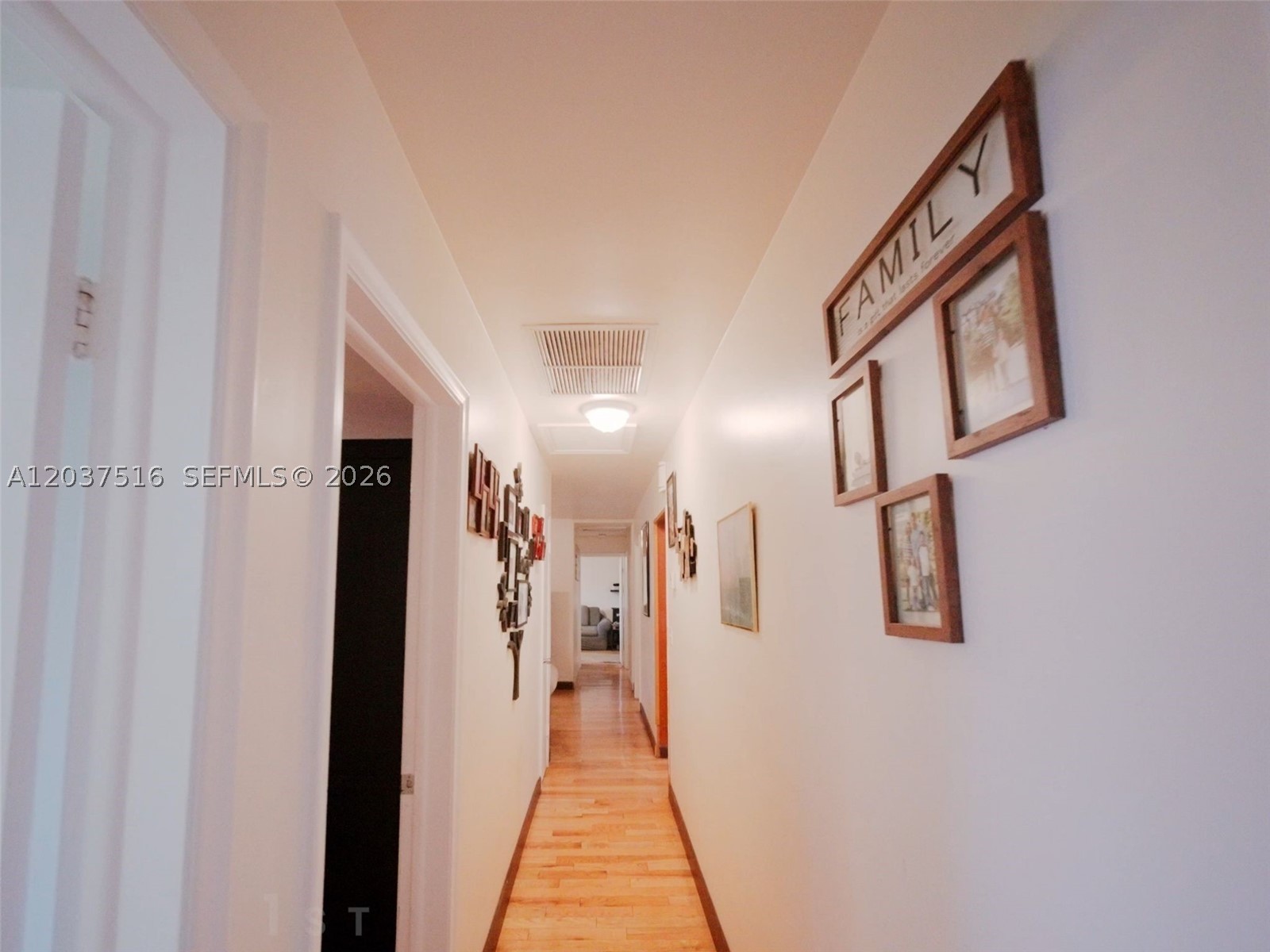 HOLLYWOOD HILLS AMEN PLAT - Residential