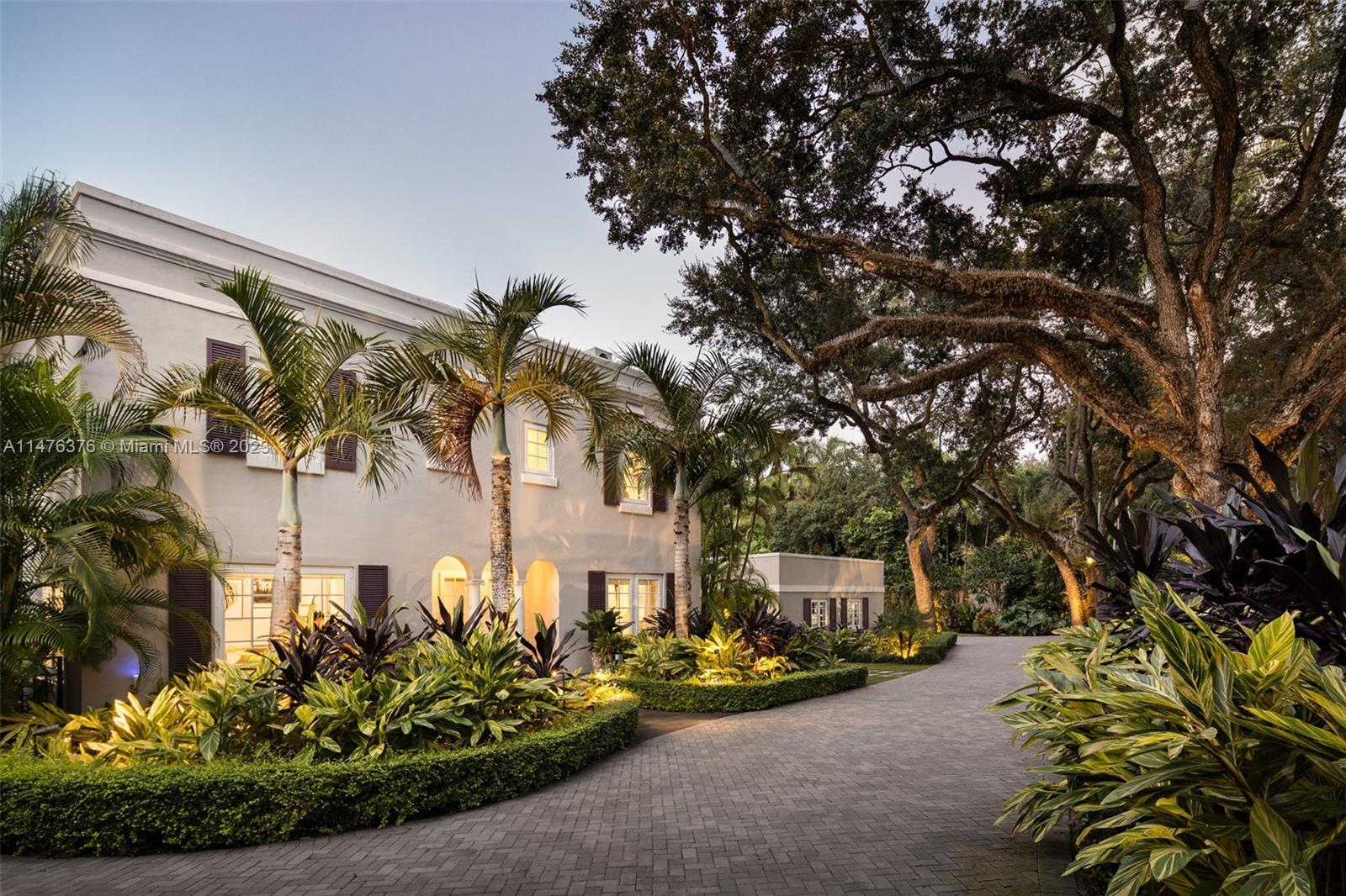 LEAFY WAY - Residential