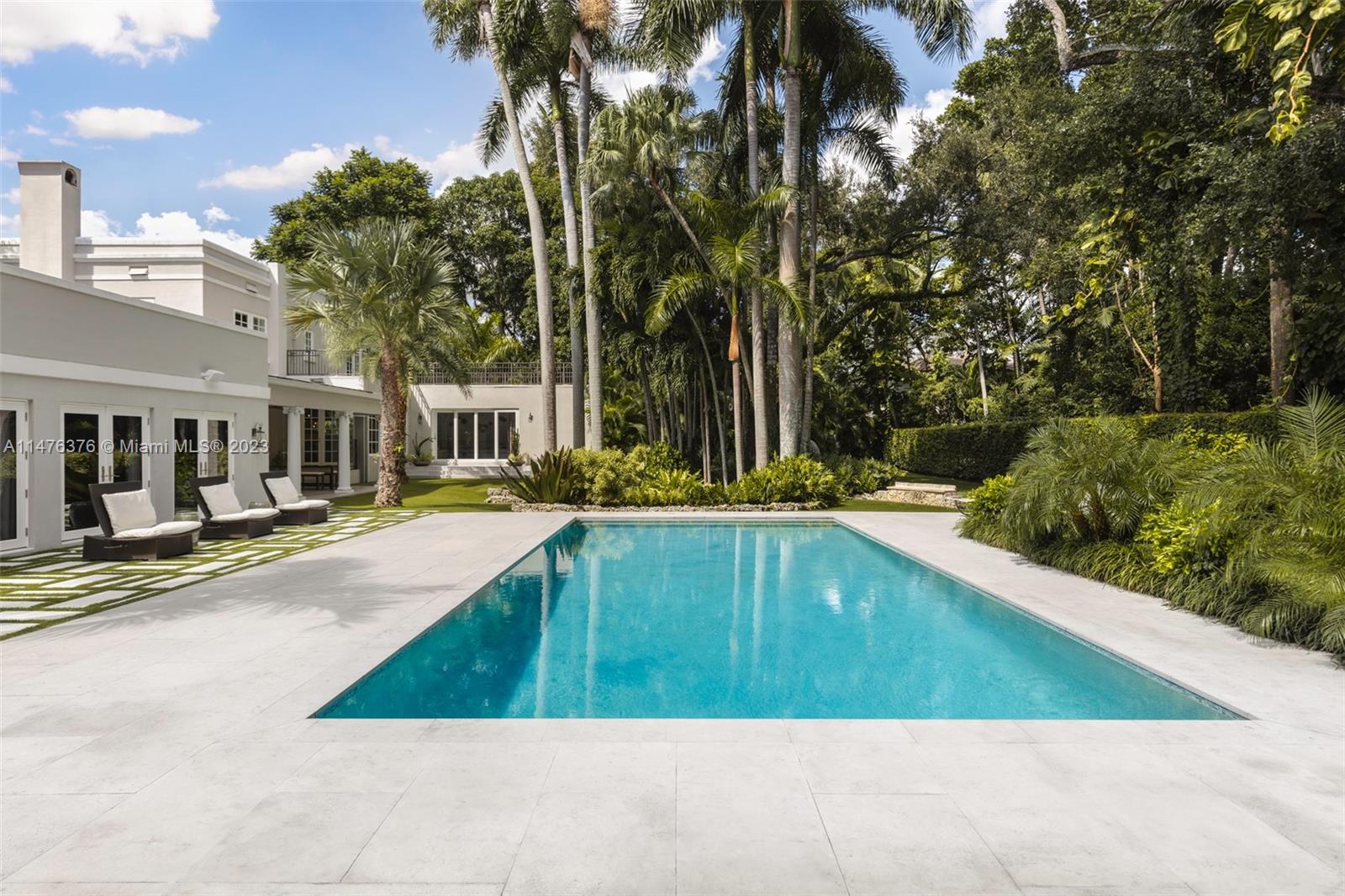LEAFY WAY - Residential