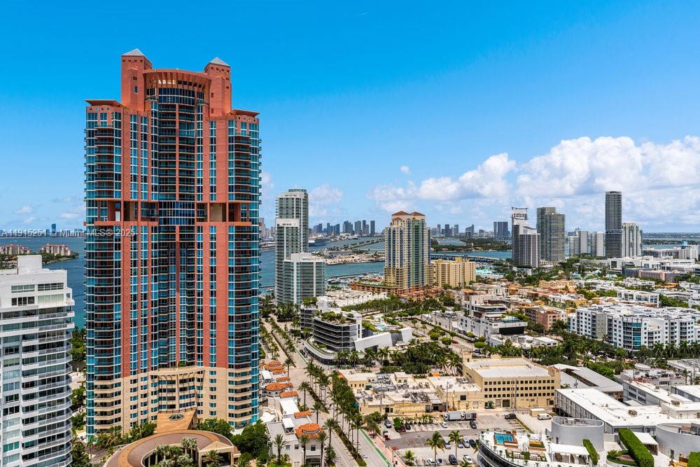 CONTINUUM ON SOUTH BEACH - Residential