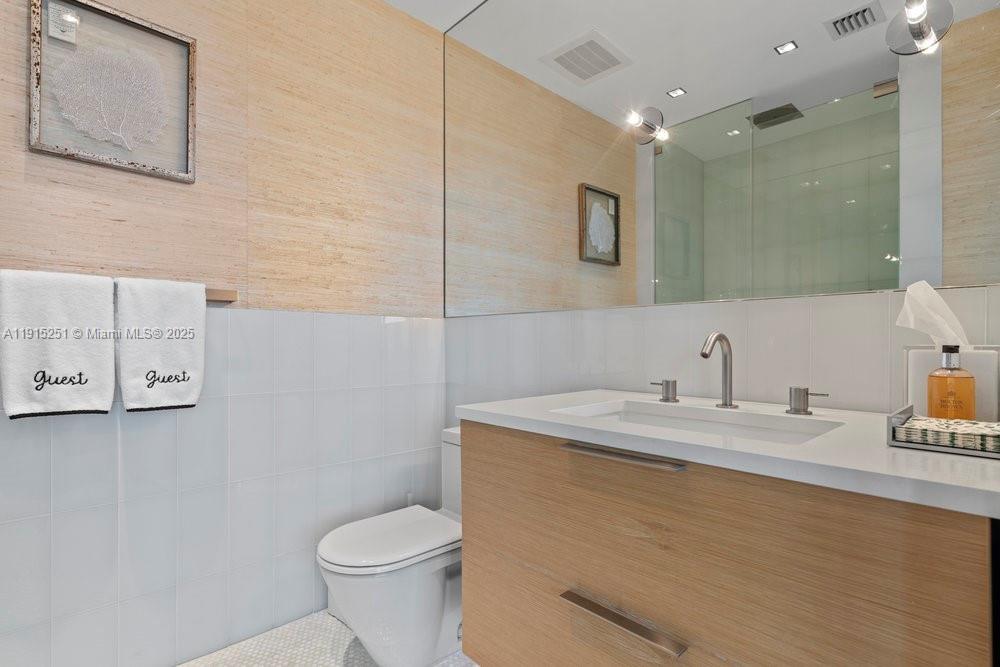 CONTINUUM ON SOUTH BEACH - Residential