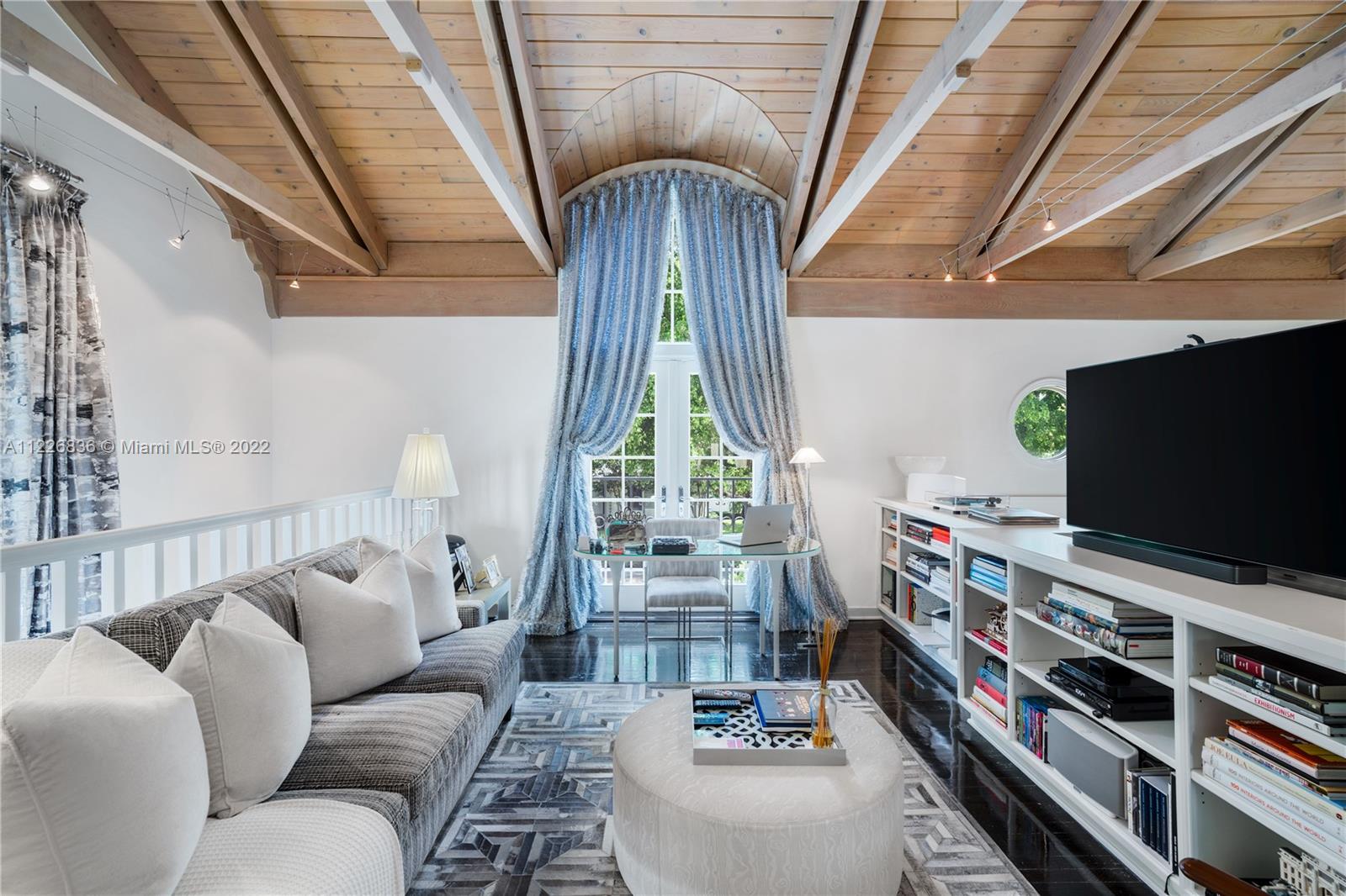 CORAL GABLES RIVIERA SEC - Residential