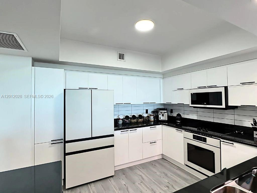THE OAKS I CONDO - Residential