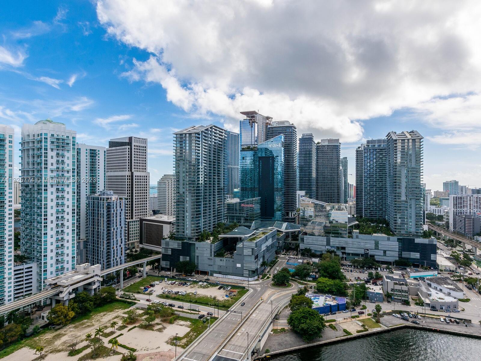 WIND CONDO - Residential