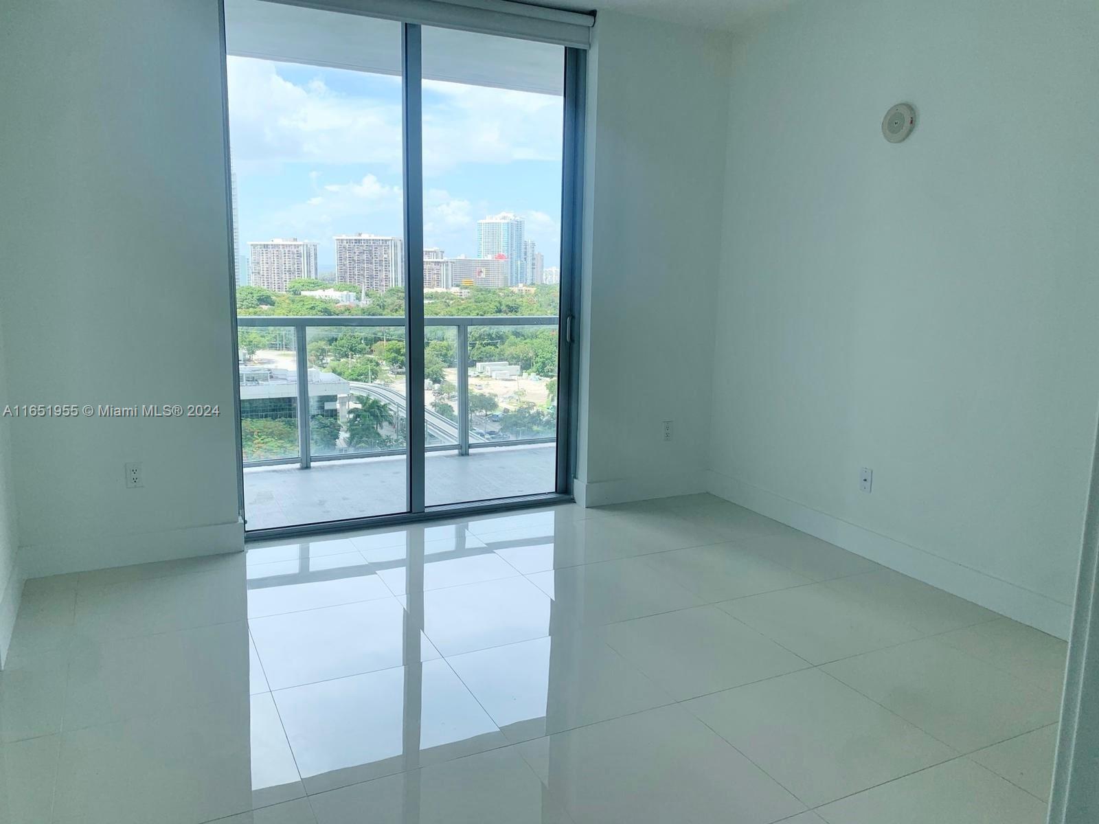 THE AXIS ON BRICKELL COND - Residential