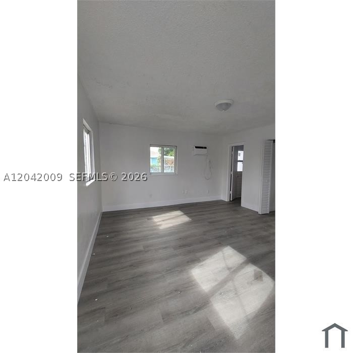 HIALEAH HEIGHTS - Residential Income