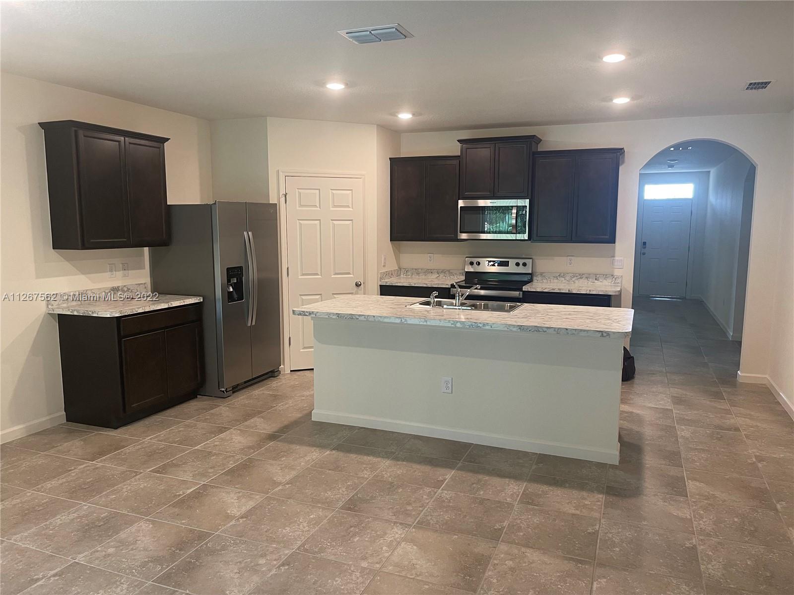 PORT ST LUCIE SECTION 11 - Residential Lease