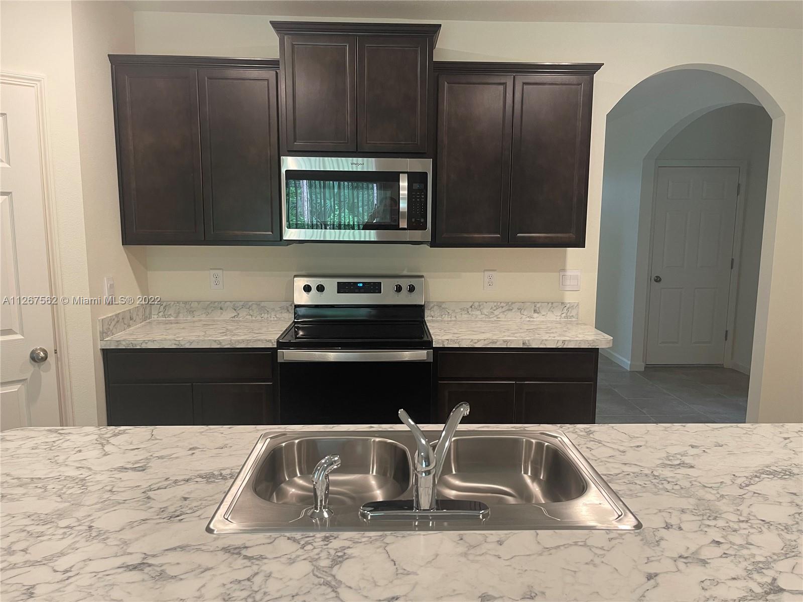 PORT ST LUCIE SECTION 11 - Residential Lease