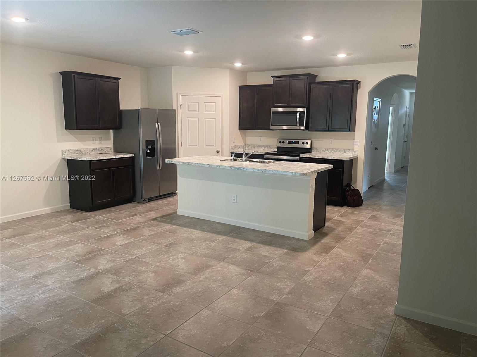 PORT ST LUCIE SECTION 11 - Residential Lease